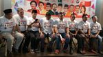 Foto: Kaus Putih Baju Perang Koalisi Jokowi