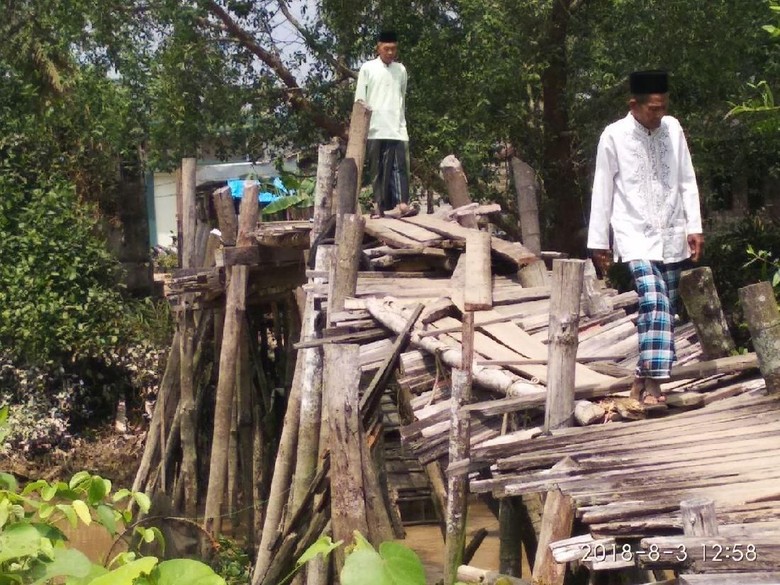 Jembatan Lapuk di Inhil, Pemprov: Itu Bukan Kewenangan Kami Jembatan Lapuk di Inhil, Pemprov: Itu Bukan Kewenangan Kami