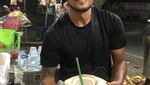 Sosok Tampan Raphael Maitimo, Pesepakbola Indonesia yang Hobi Makan Buah