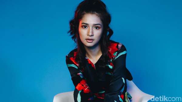 Makin Matang, Mikha Tambayong Celeb of The Month Bulan Ini Makin Matang, Mikha Tambayong Celeb of The Month Bulan Ini