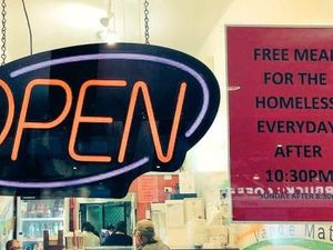 Restoran India di Brisbane Bagikan Makan Untuk Gelandangan Setiap Hari