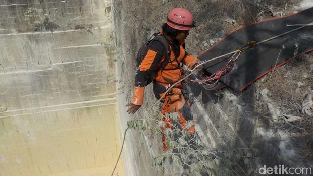 Gua yang ditemukan di Tuban diteliti