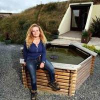 Elizabeth memerlukan waktu hingga 5 tahun untuk membuat bunker tersebut layak huni. Menurutnya, tinggal di dalam bekas bunker membuatnya lebih menghargai bagaimana cara orang di zaman peperangan bertahan hidup. Foto: Dok. Elite Readers/ SWNS.com