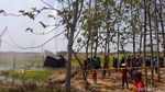 Warga-Bupati Ramai-ramai Lihat Heboh Semburan Air Lumpur 30 Meter