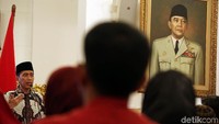 Jokowi lantas bertanya balik ke IMM soal pengalaman naik Hercules.