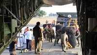 Selain Pasmar-1 yang bermarkas di Jakarta, Korps Marinir juga siap memberangkatkan pasukan sebanyak 100 personel dari Pasmar-2 Surabaya. Pasukan di bawah pimpinan Wadanyonkes-2 Marinir Mayor Laut (K) Risky ini menyiapkan puluhan tenda kesehatan lapangan, alat perawatan kesehetan personel, ambulance, alat potong kayu / Sinso,  alat tukang batu dan kayu, dapur lapangan, alkom jarak jauh/ HT, truk Liaz dan Voorrijder. Istimewa/Dok. Dispen Kormar.