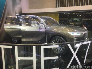 GIIAS 2018: SUV Termewah BMW