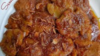  @dewi.yuliana23 bikin sendiri semur jengkol untuk makan siangnya. Semurnya ala Betawi namun ada sentuhan pedas. Jengkolnya tua legiitt deh jadinya, kata @dewi.yuliana23 Foto: Instagram