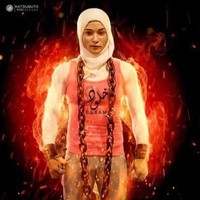 Mendengar kata body builder atau binaragawan, hal yang terlntas dalam pikiran adalah otot besar dan kuat. Biasanya profesi binaragawan didominasi oleh para pria. Jika ada wanita berhijab yang menjadi body builder, bagaimana ia menutupi otot besarnya? Foto: Instagram Khloud Essam