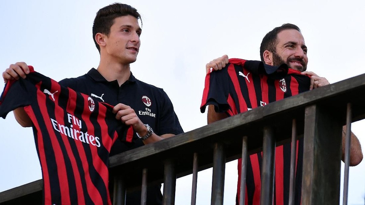Mattia Caldara disebut Giorgio Chiellini sebagai pengorbanan yang harus dilakukan Juventus usai mendatangkan Cristiano Ronaldo (Foto: Daniele Mascolo/Reuters)