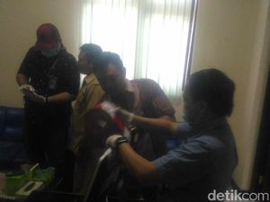 Rumah dan Ruangan Kadinkes Gresik Digeledah Kejari