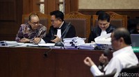 Kehadiran Nyoman sebagai ahli dalam persidangan tersebut tak lepas dari protes pengacara terdakwa kasus tersebut.