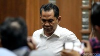Bupati Hulu Sungai Tengah (HST) nonaktif Abdul Latif dituntut hukuman pidana penjara selama 8 tahun dan denda Rp 600 juta subsider 6 bulan kurungan.
