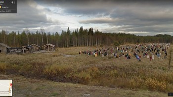 Ribuan orang-orangan sawah di Finlandia ini cukup menyeramkan ya. Foto: Google Street View via CNET