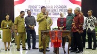 Menteri Dalam Negeri (Mendagri) Tjahjo Kumolo mendatangi kantor Komisi Pemilihan Umum (KPU), Jakarta, Senin (6/8/2018).