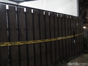 Dilempar Molotov, Rumah Kapitra Dipasang Garis Polisi