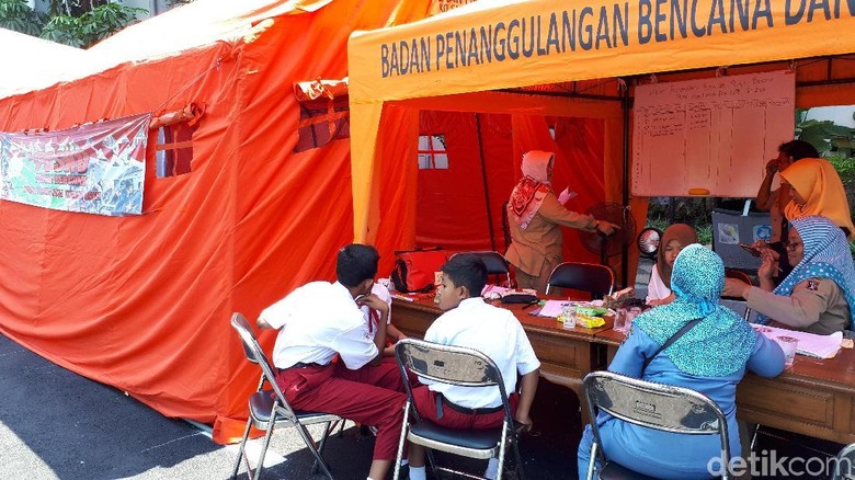 Perlukah Rumah Sakit Lapangan di Lokasi Bencana? Perlukah Rumah Sakit Lapangan di Lokasi Bencana?