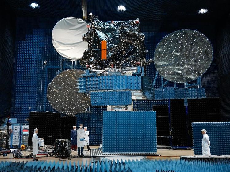 Melihat Lebih Dekat Satelit Merah Putih Berbobot 5,8 Ton