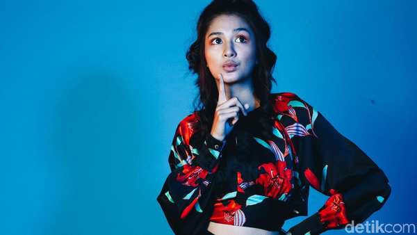 Makin Matang, Mikha Tambayong Celeb of The Month Bulan Ini Makin Matang, Mikha Tambayong Celeb of The Month Bulan Ini
