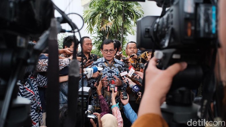 Pramono Beri Isyarat Jokowi Umumkan Cawapres 9 Agustus Pramono Beri Isyarat Jokowi Umumkan Cawapres 9 Agustus