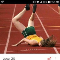 Foto berikut seperti ingin menunjukkan kenyataan bahwa tak selamanya wanita harus terlihat cantik sempurna. Kadang mereka juga bisa terjatuh bahkan tersungkur. Foto: Imgur/youandmeandrainbows