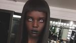 Duckie Thot Model Berkulit Gelap yang Mempesona