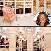 Lemari Mariah Carey memiliki interior yang sama mewahnya menggambarkan sang diva. Lantai marmer, aksen emas dan pink, juga lebih dari 1.000 pasang sepatu disimpan di sana. Hebatnya lagi, lemari Mariah Carey bahkan dilengkapi dengan pengatur cuaca. Foto: Istimewa