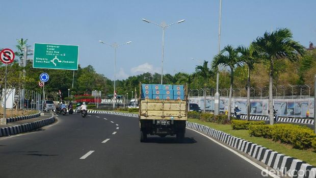 Suasana di Jalanan Bali