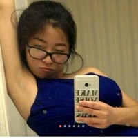 Bosan selfie dengan pose cantik, wanita ini tampaknya lebih pilih tampil apa adanya. Foto: Reddit/SeanOfThaDead