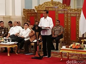 Buka Sidang Kabinet, Jokowi Singgung Kesuksesan IMF-WB Bali