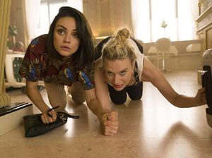 Sinopsis The Spy Who Dumped Me di Bioskop Trans TV Hari Ini