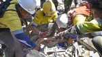 Korban Gempa Lombok Selamat Setelah Tertimbun 2 Hari