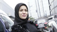 Saat ditemui usai mengisi Pagi Pagi Pasti Happy di gedung Trans TV, Jalan Kapten Tendean, Jakarta Selatan, Selasa (7/8), Nikita menceritakan bagaimana mengerikan goncangan yang dirasakannya. Foto: Pool/Palevi S/detikHOT