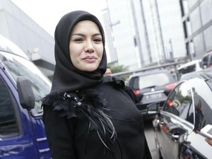 Nikita Mirzani Cabut Gugatan Cerai, Ayu Ting Ting Hamil Duluan?