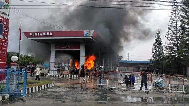 Mobil Terbakar di SPBU Pangkalpinang