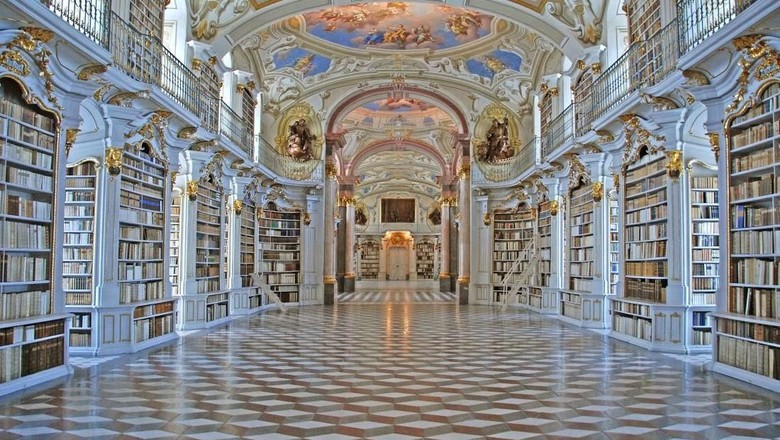 Admont Abbey Library di Admont, Australia (stiftadmont.at) Admont Abbey Library di Admont, Australia (stiftadmont.at)