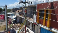 Foto: DokPLN telah mengecek tower transmisi dan gardu induk dimana semuanya telah beroperasi normal dan aman. Istimewa/Dok. PT PLN (Persero).