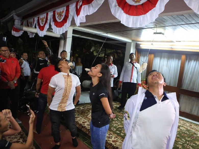 Sebelum Tampil di Asian Games, Atlet Tanding 17-an di Rumah Menpora Sebelum Tampil di Asian Games, Atlet Tanding 17-an di Rumah Menpora