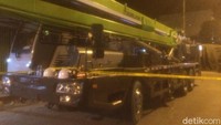 Kendaraan roda dua maupun empat yang hendak melalui jalan Jenderal Sudirman harus memakan waktu sekitar 30 menit untuk bisa bebas dari kemacetan. (Abas-detik)
