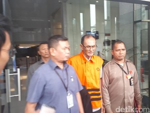 KPK Tahan Eks Anggota DPRD Sumut Tersangka Suap