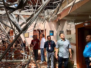 Ketua DPR Sambangi Kantor Pajak Denpasar yang Rusak karena Gempa