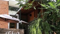 Toby’s Cafe populer dengan sajian sarapan seperti telur, roti panggang Prancis hingga kopi spesal, Juga ada menu makan malam. Foto: Istimewa
