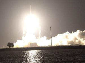 Satelit Merah Putih Kenapa Meroket Tengah Malam?