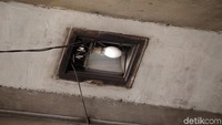 Dengan menggunakan lampu LED penerangan di underpass akan lebih terang dan awet jika dibandingkan dengan lampu bohlam biasa.