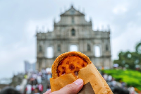 Selain Kunjungi Wisata Ini, Yuk Lihat Langit Warna-Warni di Macao