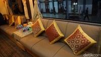 Setiap kabin dihiasi sesuai dengan nama gerbong. Misalnya Jawa, yang penuh dengan interior khas Jawa (Shinta/detikTravel)