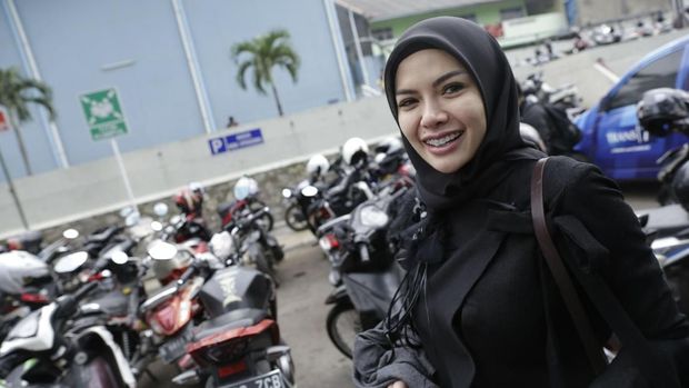 5 Artis Ini Pernah Dikabarkan Dekat dengan Zack Lee