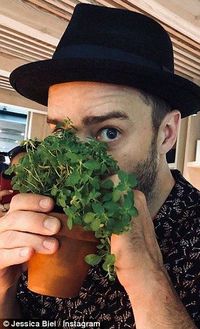 Mampir ke Restoran Molecular Gastronomy, Justin Timberlake Makan Pot Tumbuhan