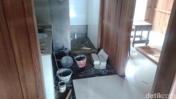  Rumah juara dunia atletik Lalu Muhammad Zohri selamat dari gempa 7 SR di Lombok. 