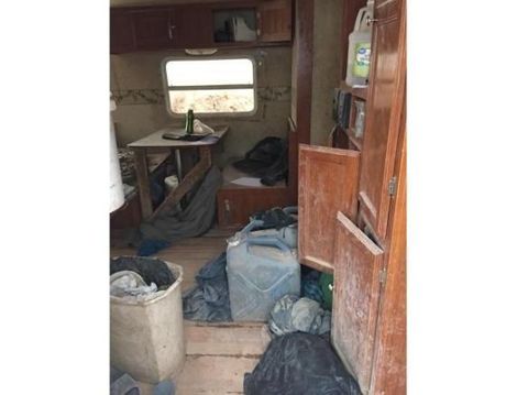 Kamp jorok tempat ditemukan 11 anak kelaparan